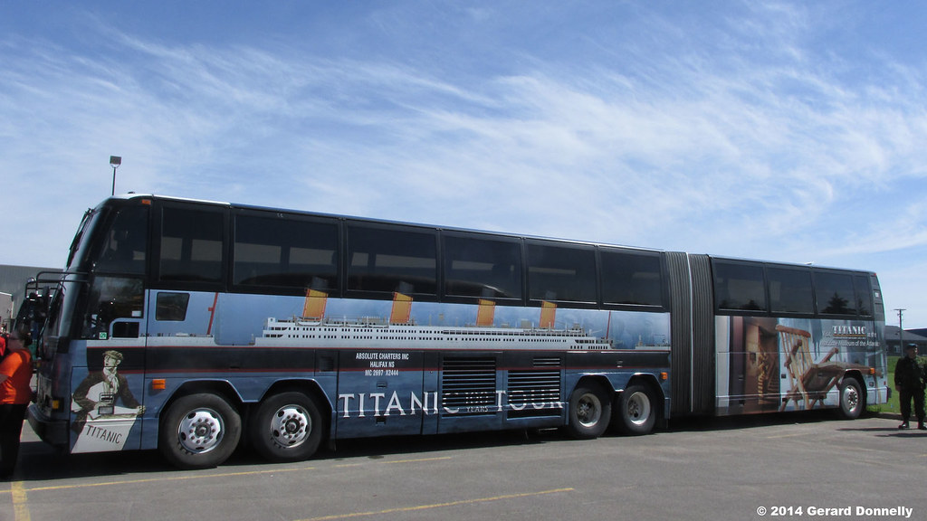 canadian_titanic_bus_03
